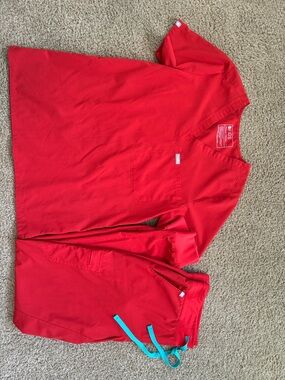 Awesome Red Figs Scrub Set FIONLite women’s small/medium tall